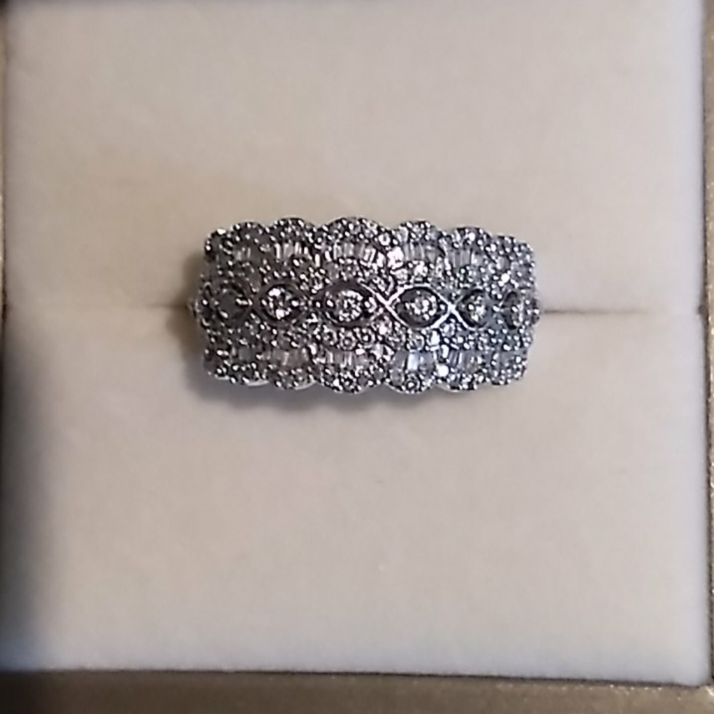 Vintage Style 10K WG 1.0ctw Diamond Ring - Picture 8 of 13
